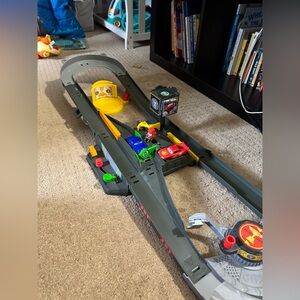 Lightning McQueen Race track!